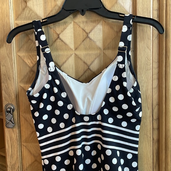 EUC Lands End One-Piece Swimsuit - Picture 3 of 8